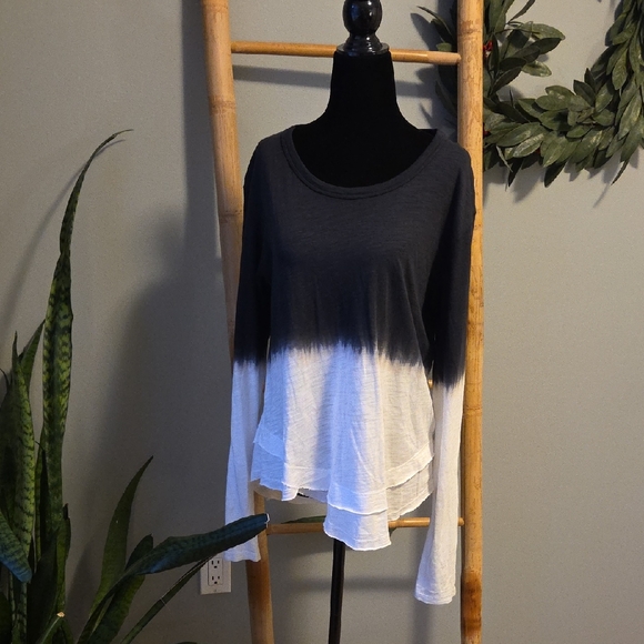 CHRLDR Tops - CHRLDR Black and White Gradient Long Sleeve Top